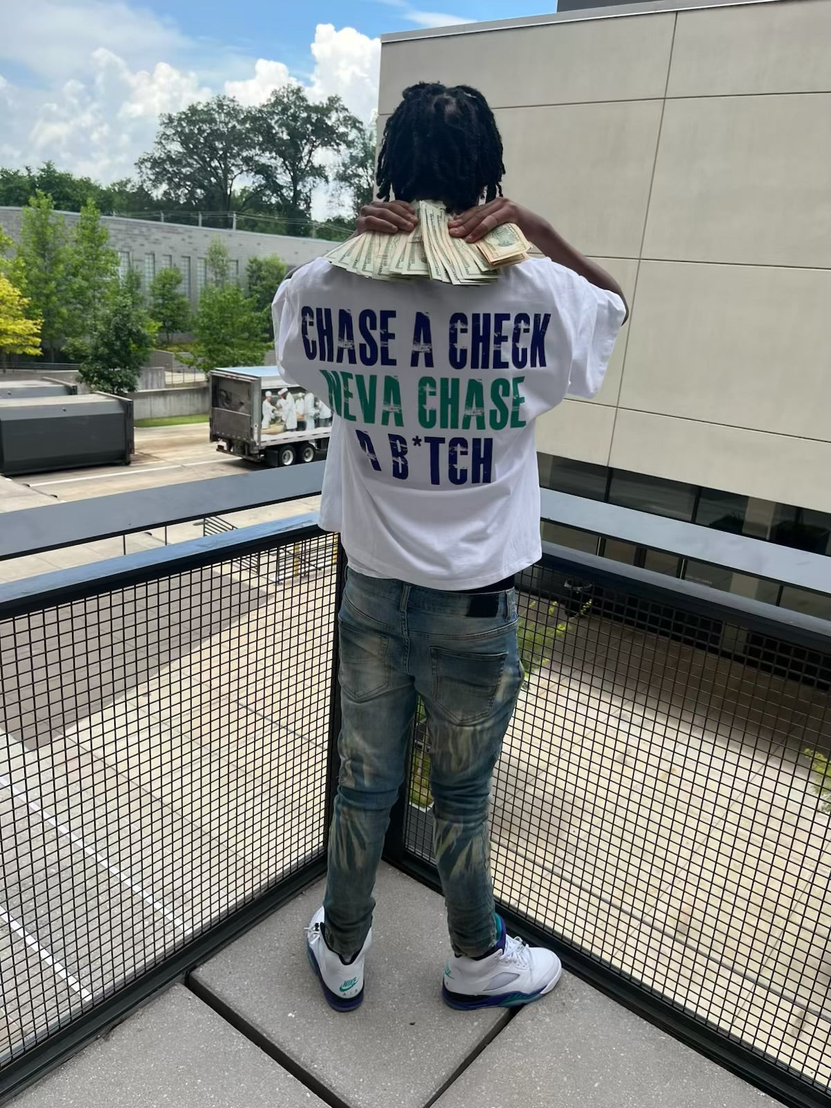 Chase A Check โGrapeโ ๐