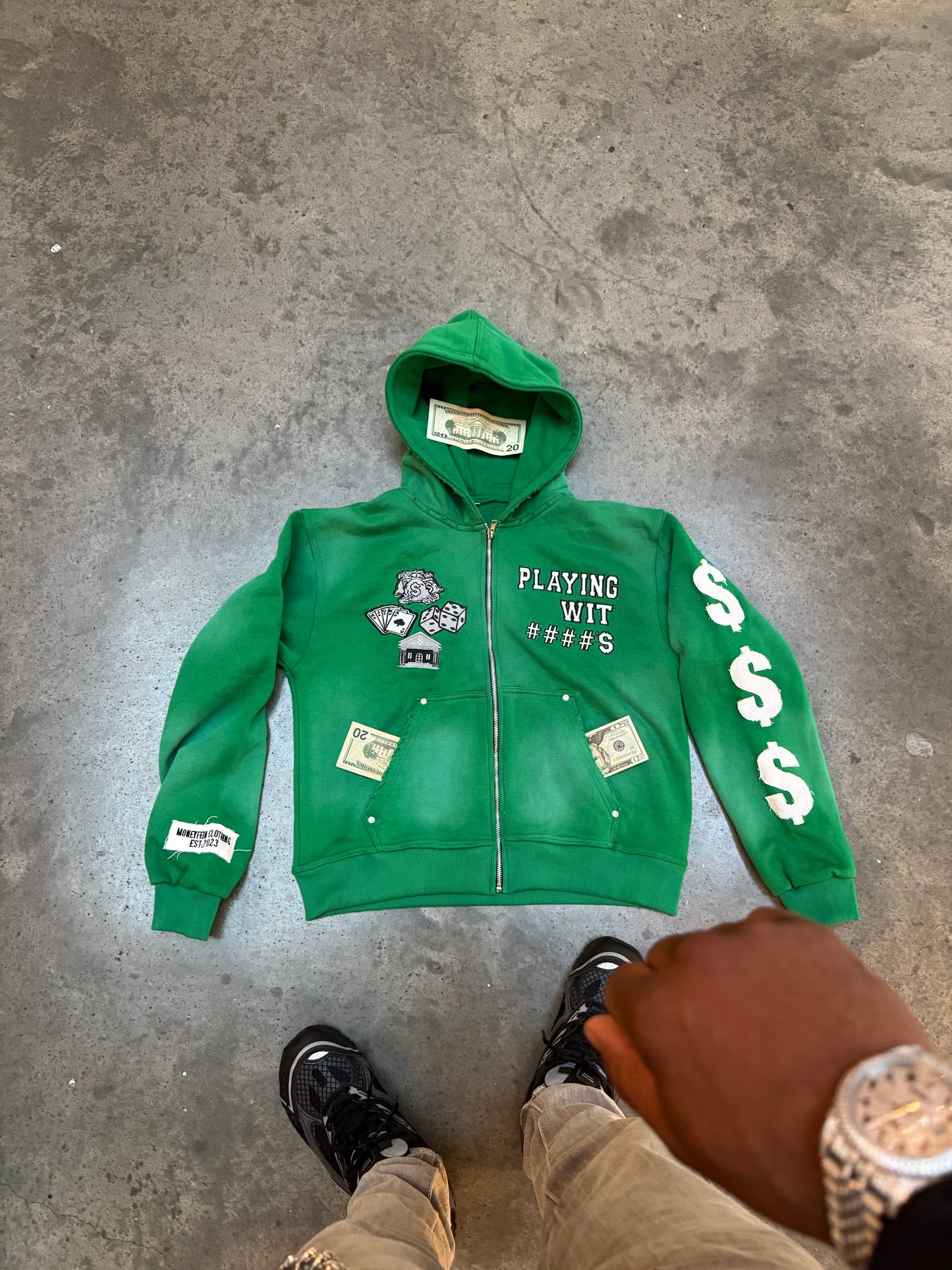 Playing W ####’$ (Green)
